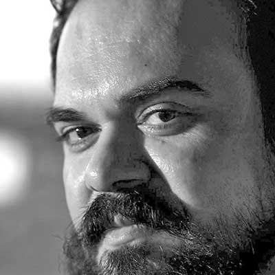 وریا نیک منش