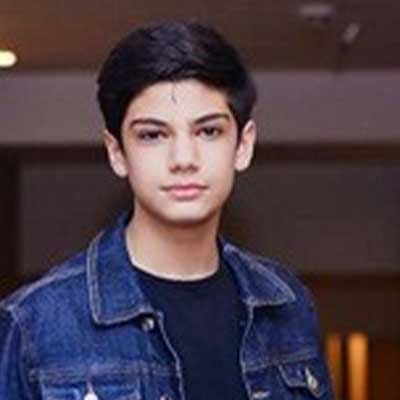 راستین عزیزپور