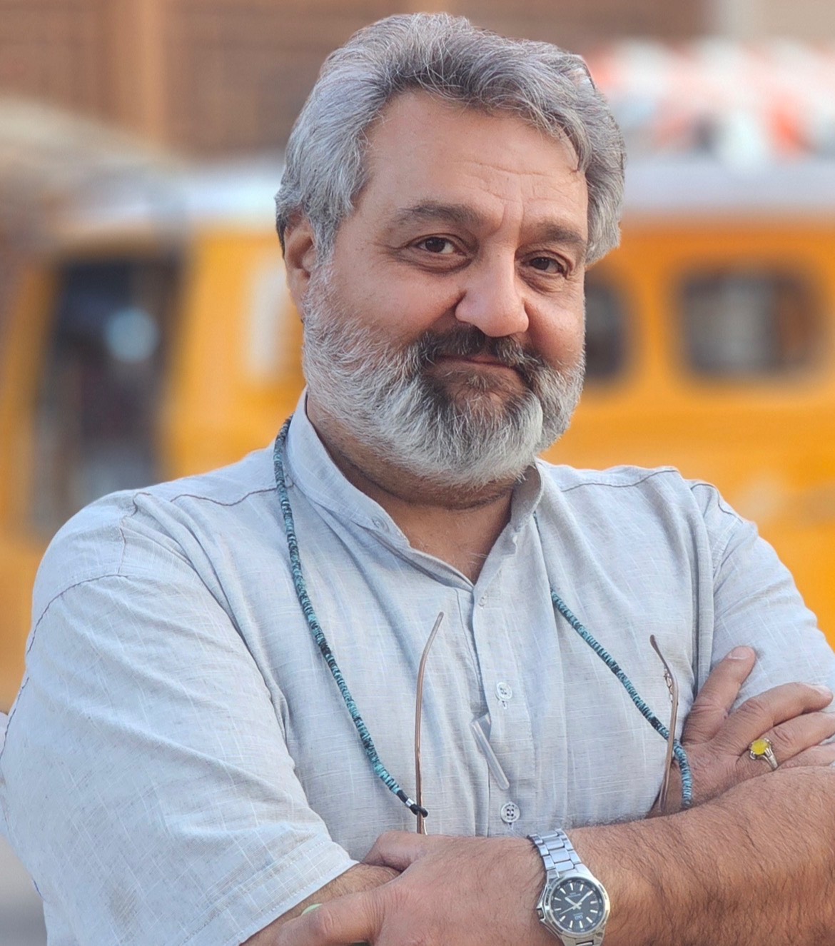 داریوش یاری